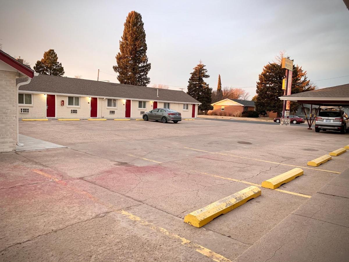 Annie Oakley Motel Oakley Exterior photo