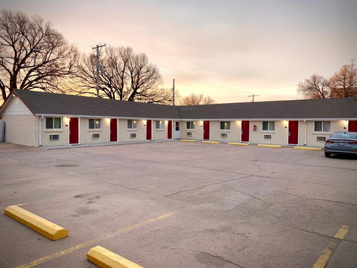 Annie Oakley Motel Oakley Exterior photo