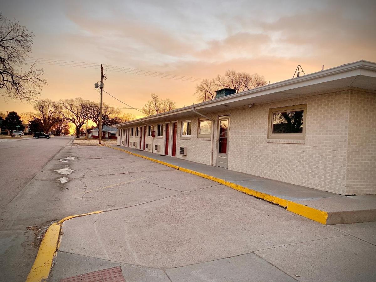 Annie Oakley Motel Oakley Exterior photo