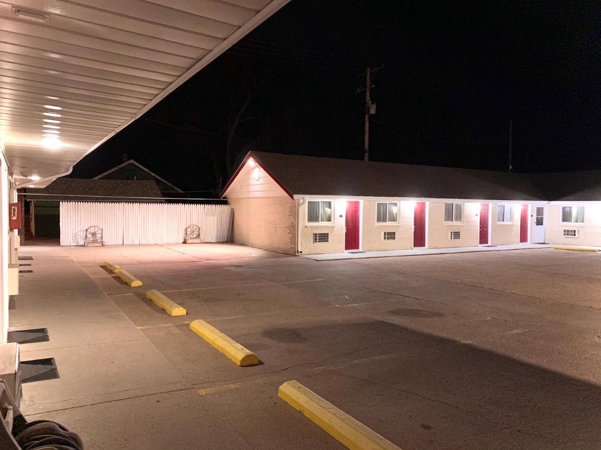 Annie Oakley Motel Oakley Exterior photo